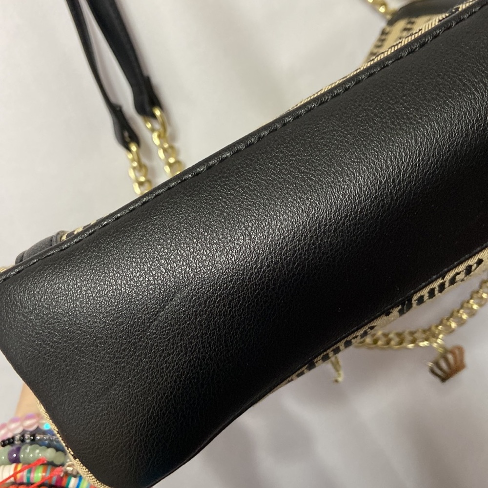 Juicy Couture with 3 compartments. - Picture 8 of 11